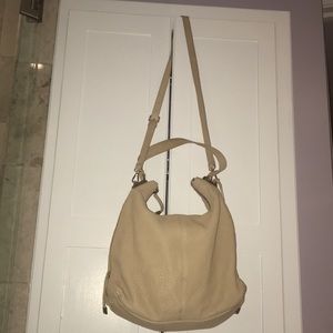 VINCE CAMUTO GENUINE TAN LEATHER, HOBO STYLE. NICE